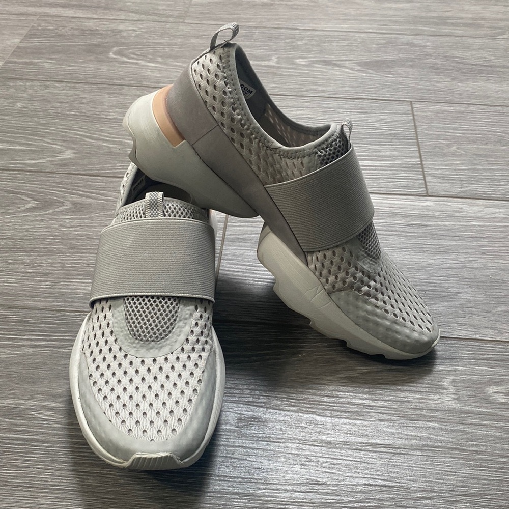 Sorel size 9 - Lightly worn
